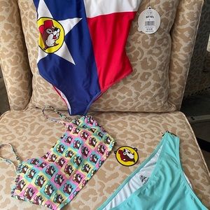 Buc-ee’s swim suit bundle NWT